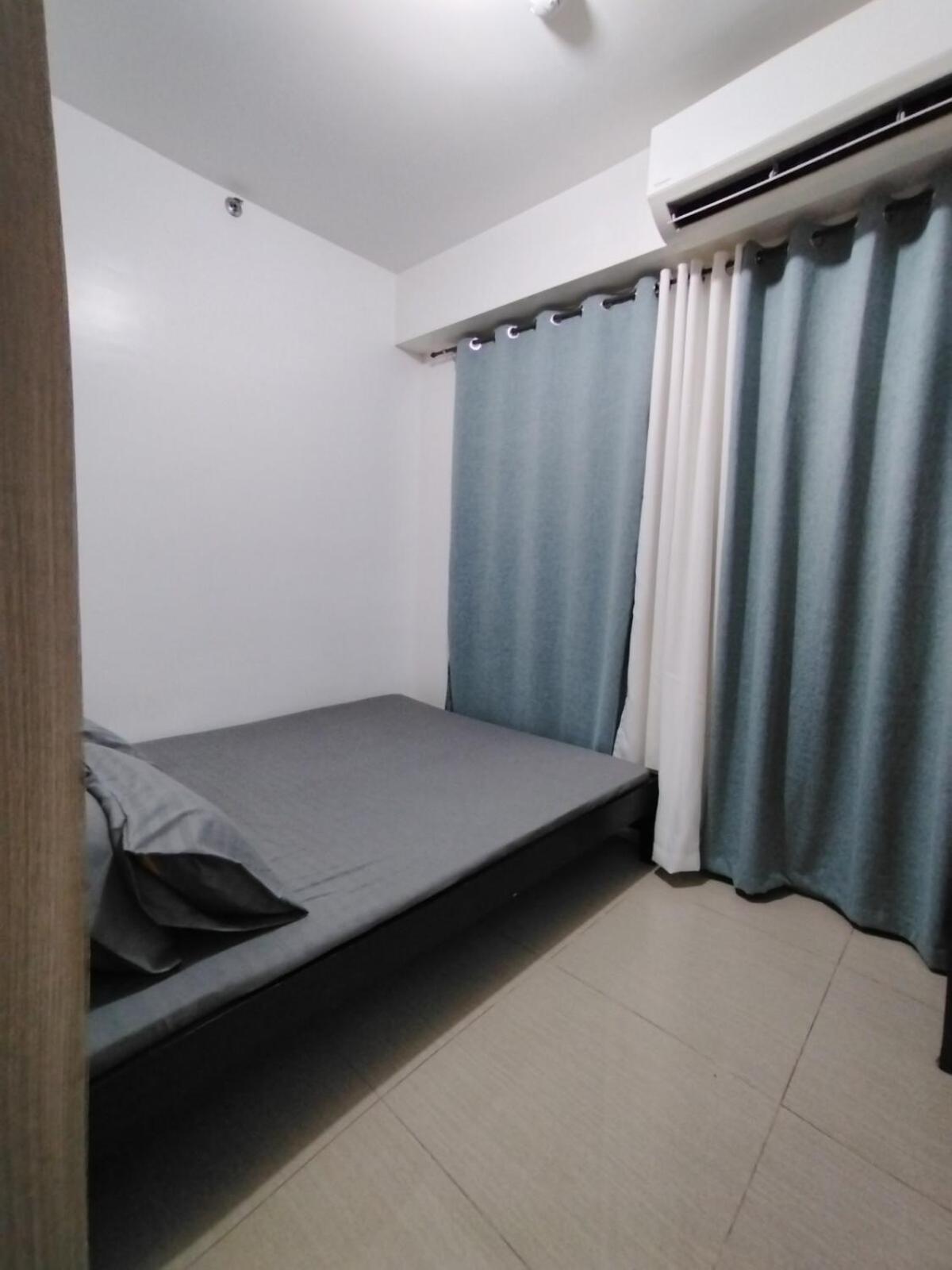 Shore 1 Residences 2bedrooms-near Moa * Manila
